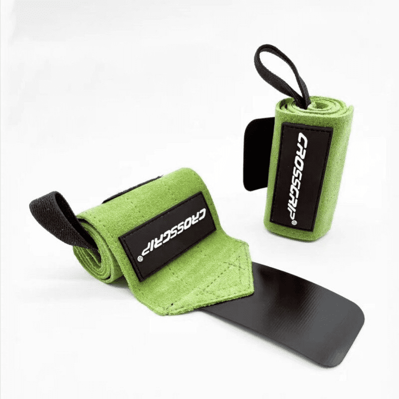 Bande de poignet ajustable pour soutien optimal pendant les entraînements.