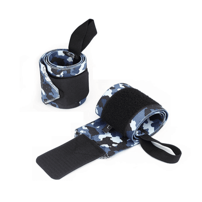 Alt Text 4: Bande de poignet unique en camouflage bleu clair pour une touche de style pendant l'entraînement.