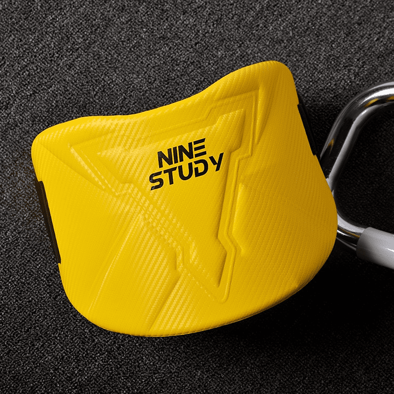 "Ceinture Lombaire LombairePro ajustée sur un athlète pour soutenir le dos pendant l'entraînement"