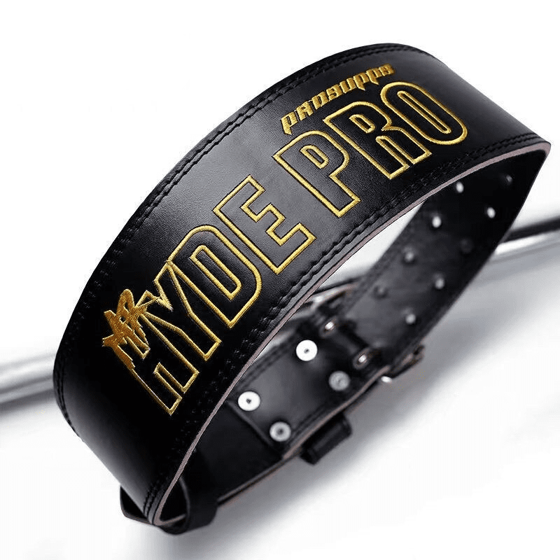 "Athlète faisant du deadlift en utilisant la Ceinture Musculation Comfort-Plus."