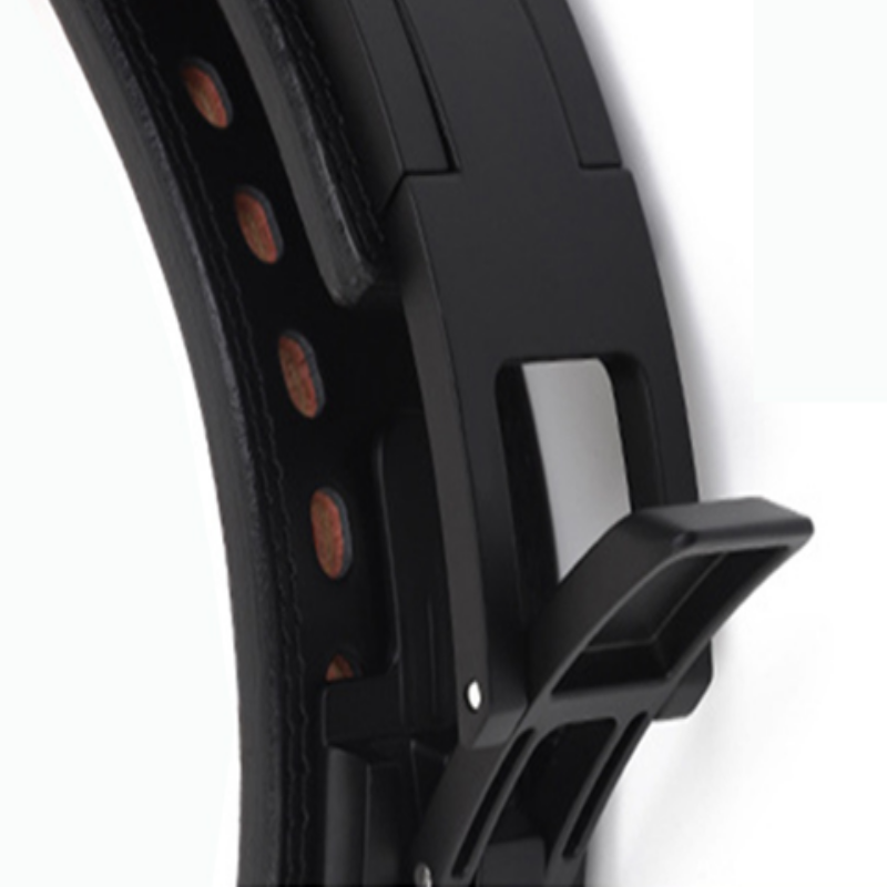 "Athlète en action utilisant la Ceinture Powerlifting ForceMax"