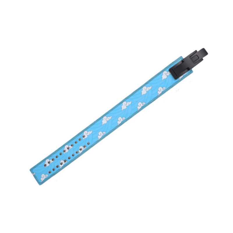 "Ceinture d'haltérophilie bleue avec intérieur rouge, parfaite pour les sportifs ambitieux."