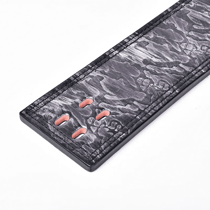 "Zoom sur la finition et la qualité de la Ceinture Powerlifting Serpent Gris"