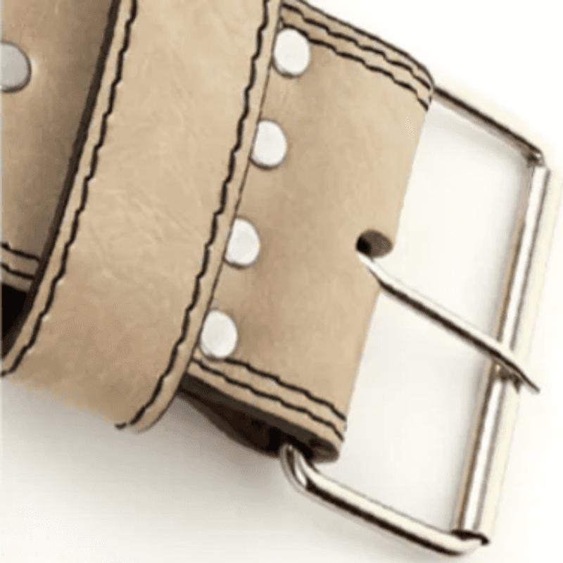 "Ceinture en cuir durable pour haltérophilie, indispensable pour les séances intensives."