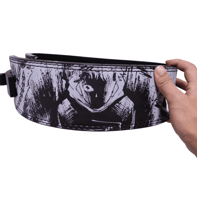 "Zoom sur le design imprimé inspiré des animes sur la ceinture."
