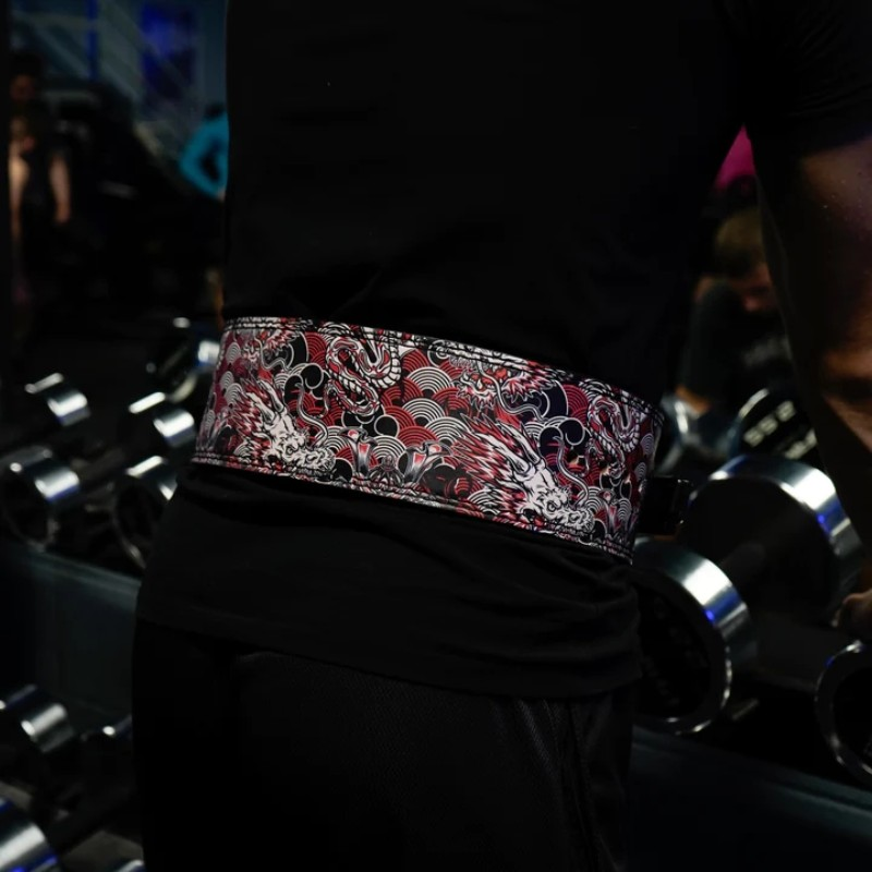 "Ceinture de fitness Dragon : un équipement solide et symbolique pour des séances de sport pleines d'énergie"