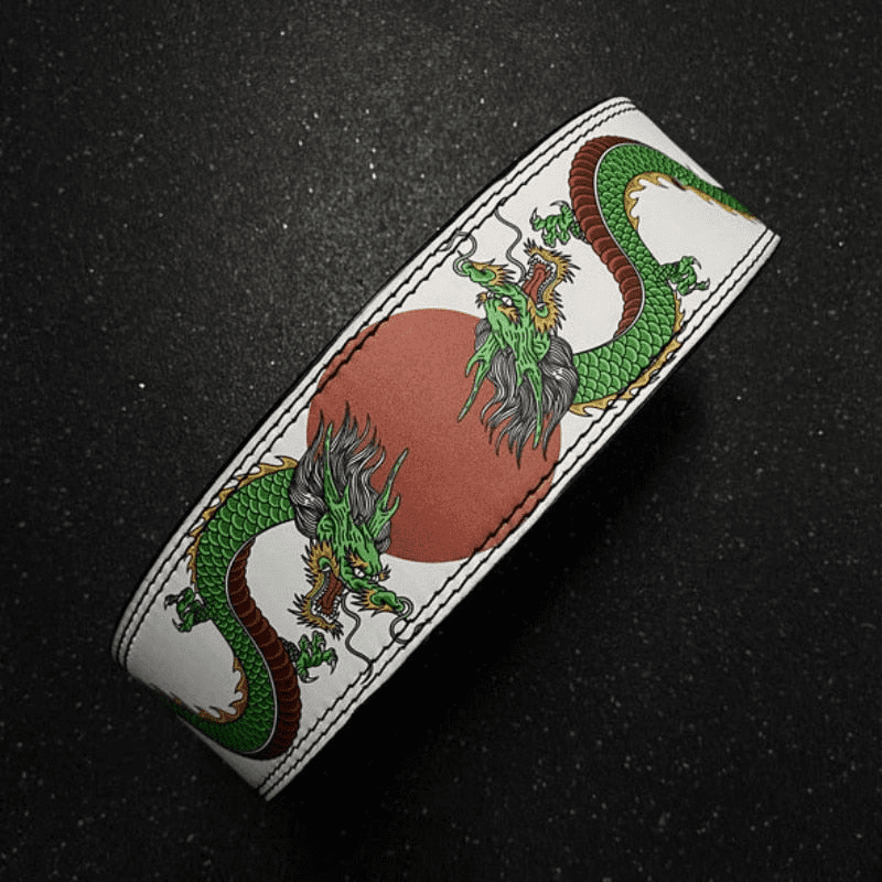 "Ceinture de Force Dragon Chinois avec motif dragon sur fond noir."