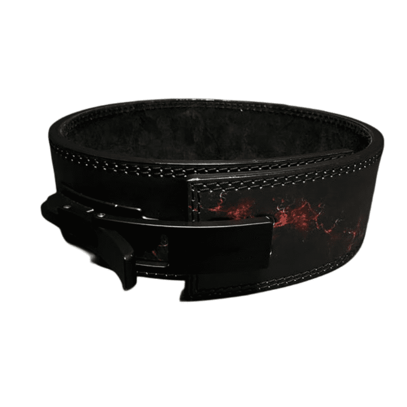 La Ceinture de Force Hades reposant sur un banc de musculation, prête à être utilisée.