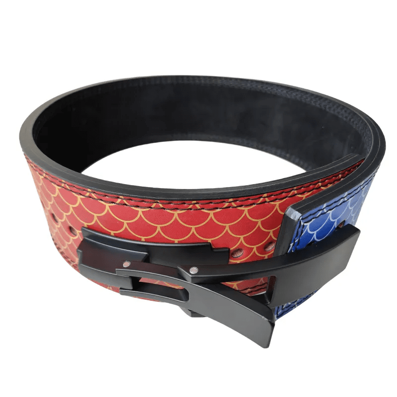 Détail des écailles bleues du Uo Uo no Mi sur la ceinture.