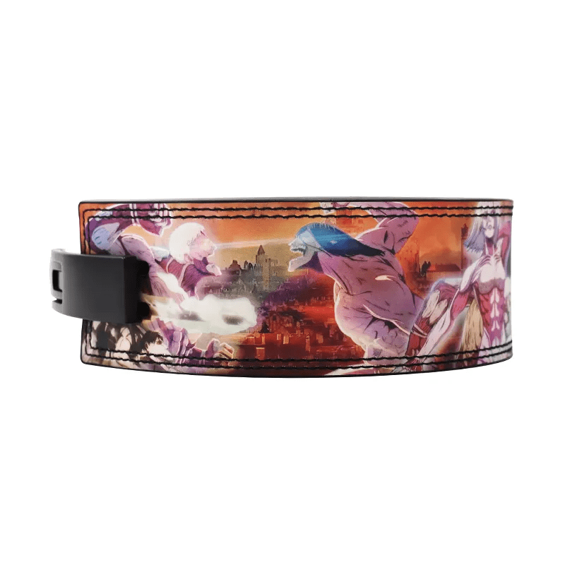 "Ceinture de force Titan fight roulée et positionnée pour utilisation."