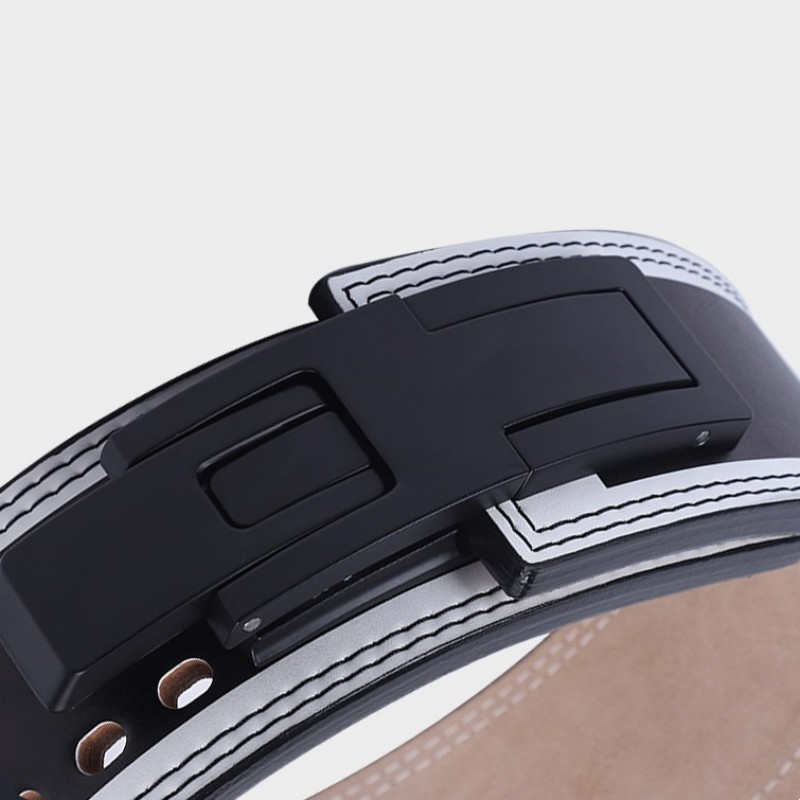 "Ceinture de force "Vegeta" : canalisez l'énergie de Vegeta pour des mouvements puissants et conquérants"