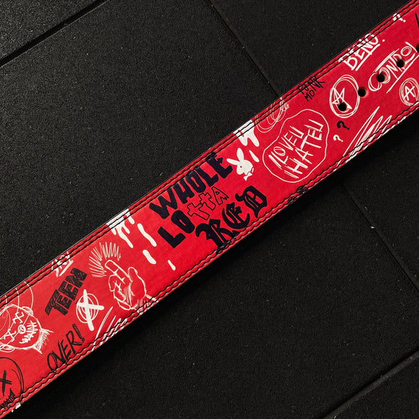 "Ceinture de musculation "Whole Lotta Red" : affichez votre passion pour la musique avec cette ceinture inspirée de l'album de Playboi Carti"