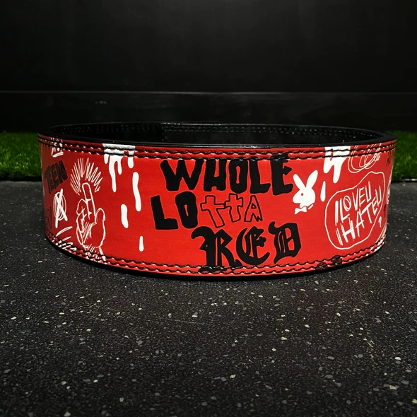 "Ceinture de fitness "Whole Lotta Red" : un accessoire de musculation tendance pour des entraînements en harmonie avec l'énergie de l'album de Playboi Carti"