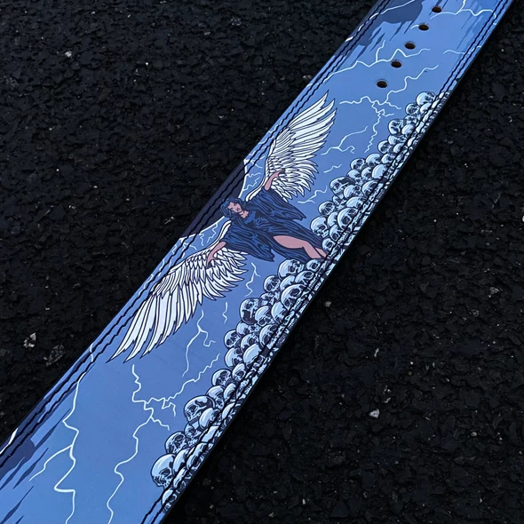 "Ceinture de levage "Ange de la Mort" : une protection impitoyable et un style sinistre pour vos entraînements"