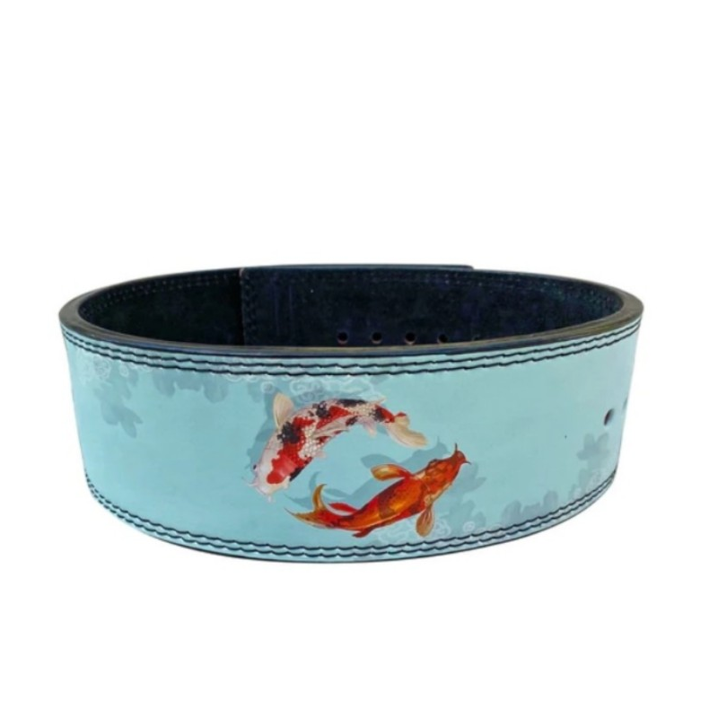 "Ceinture de force koi : un accessoire inspiré par la légendaire carpe koï, symbole de persévérance et de succès"