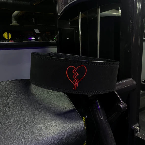 "Ceinture de force "Cœur" : un rappel constant de votre détermination et de votre amour pour le fitness"