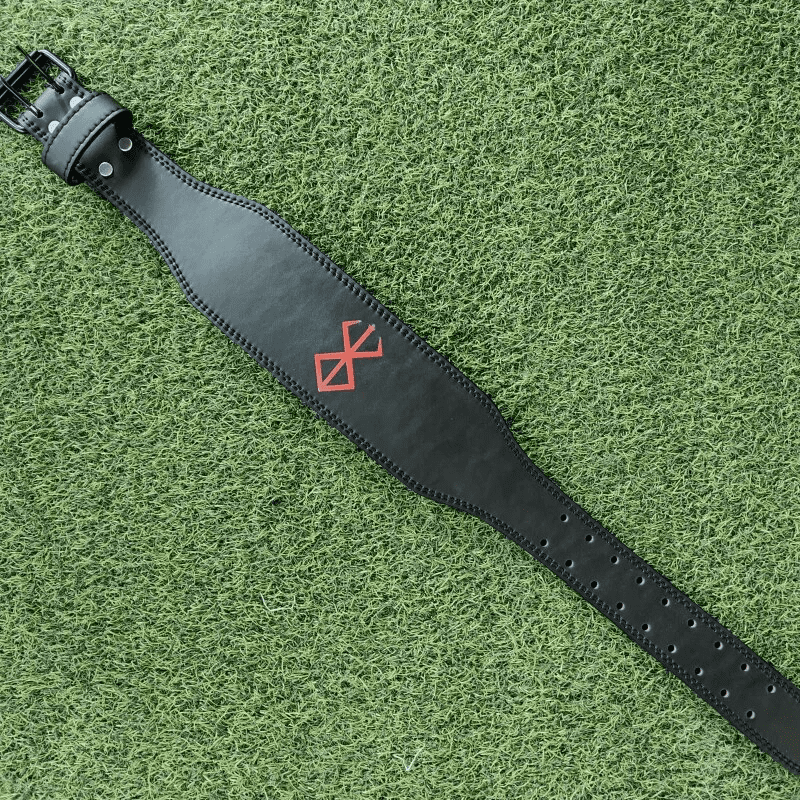 Symbole Berserk détaillé sur ceinture musculation