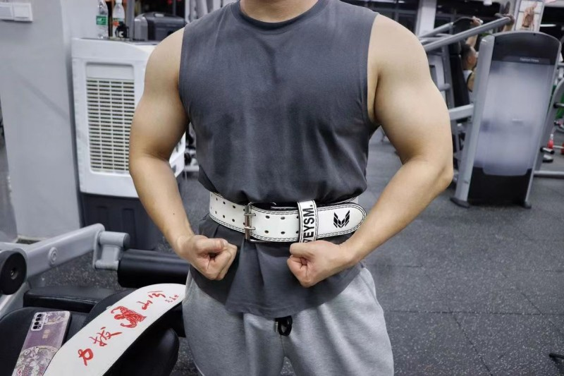 "Ceinture de levage Culturisme : alliez style et fonctionnalité lors de vos entraînements"