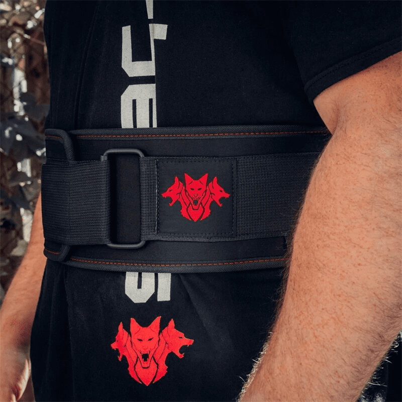 Alt Text 3: Maximisez vos performances de levage de poids avec la Ceinture de Musculation Cerberus.