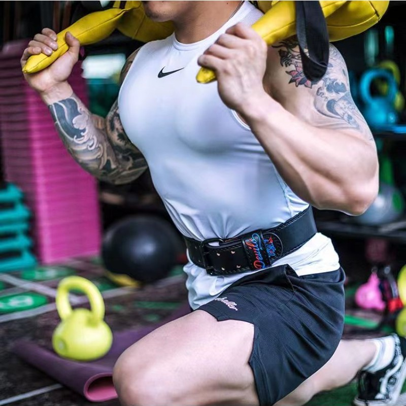 "Ceinture de levage Démon Bleu : un accessoire mystérieux pour repousser vos limites avec détermination"