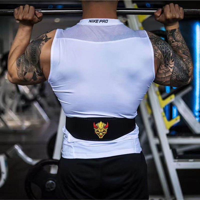 "Ceinture de force Démon jaune : rayonnez d'énergie et de détermination lors de vos séances de musculation"