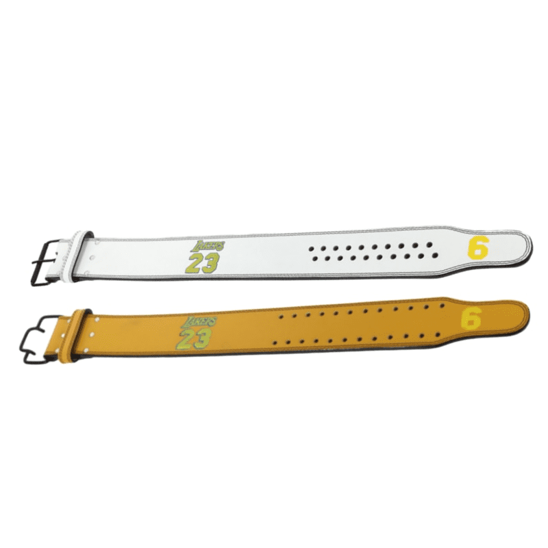 Zoom sur la boucle robuste de la ceinture.