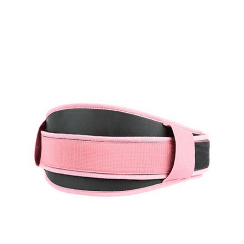 "Femme athlétique portant la Ceinture de Musculation PowerBelt Muscu lors d'un entraînement intensif."