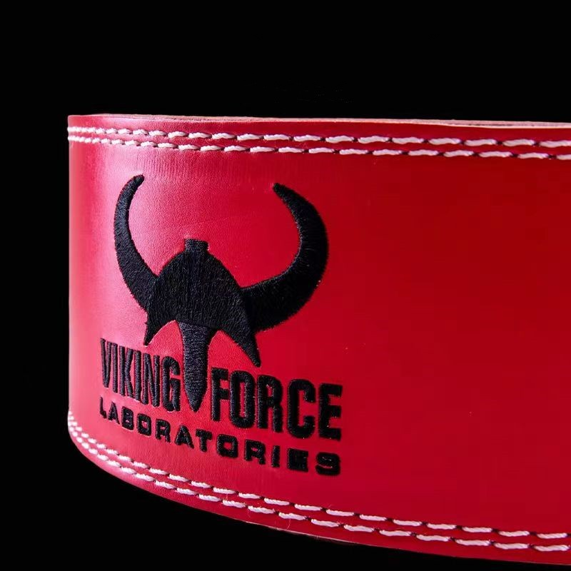 "Ceinture de musculation Viking rouge : un accessoire vibrant pour les athlètes ambitieux"