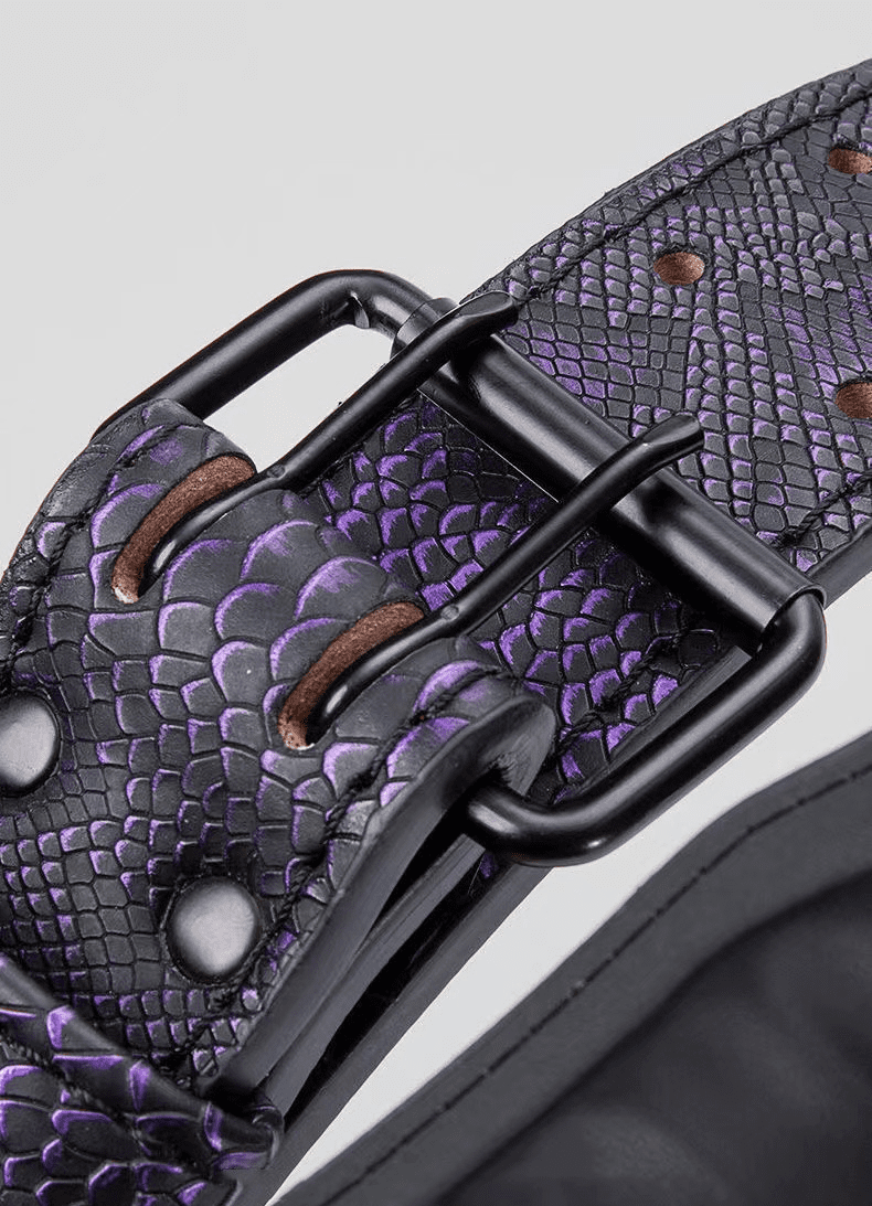 "Ceinture de fitness violette : un équipement confortable et élégant pour des séances de sport en toute confiance"