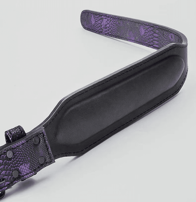 "Ceinture de musculation en cuir violette : un accessoire de qualité supérieure pour des séances de musculation efficaces"