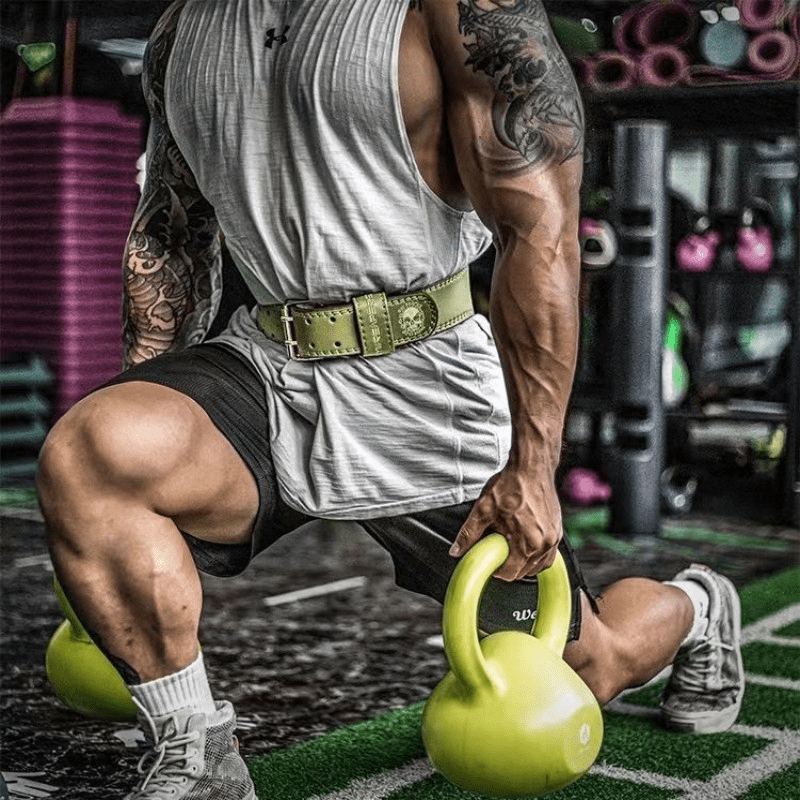 "Ceinture de musculation en cuir kaki : un accessoire de qualité supérieure pour des séances de musculation efficaces"