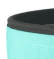 "La ceinture de musculation LightBlue StrengthStrap sur fond blanc, mettant en valeur sa conception ergonomique et son matériau respirant."