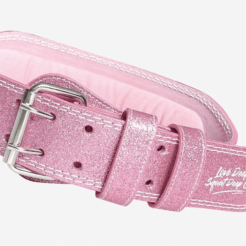 "La ceinture Love Squat, durable et résistante pour vos séances de levées lourdes"