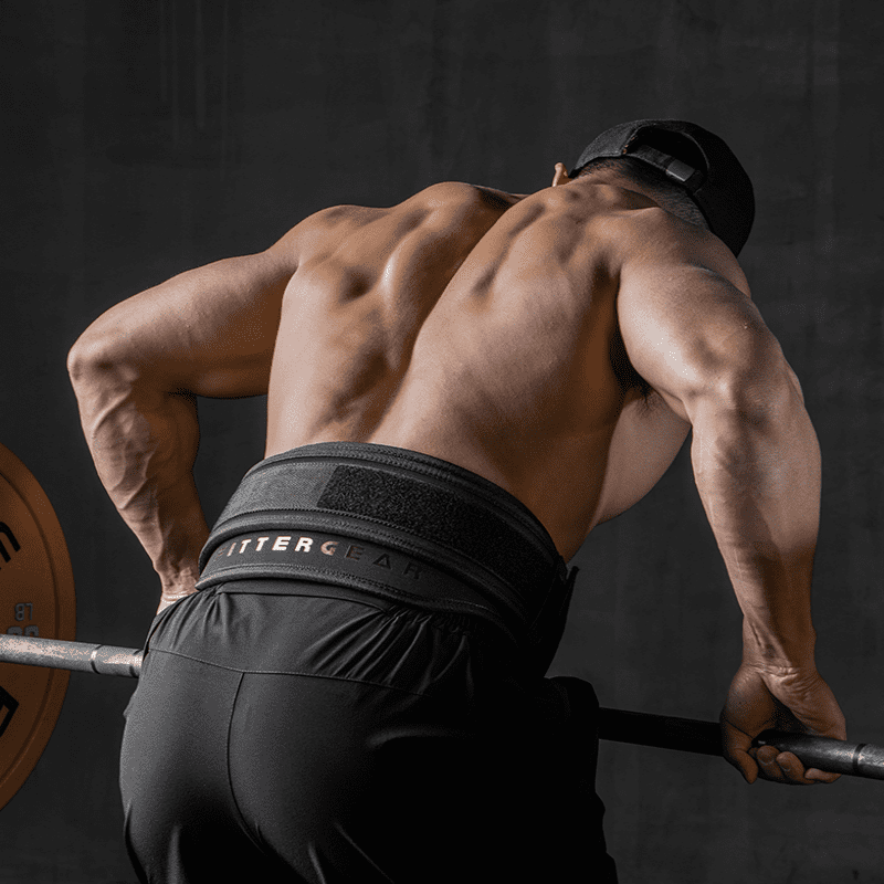 Gros plan de la Ceinture de Musculation Polyester Noire montrant sa matière en polyester robuste.