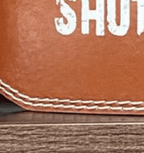 "Ceinture de musculation de haute qualité avec inscription 'SHUT UP SQUAT' pour booster vos entraînements."