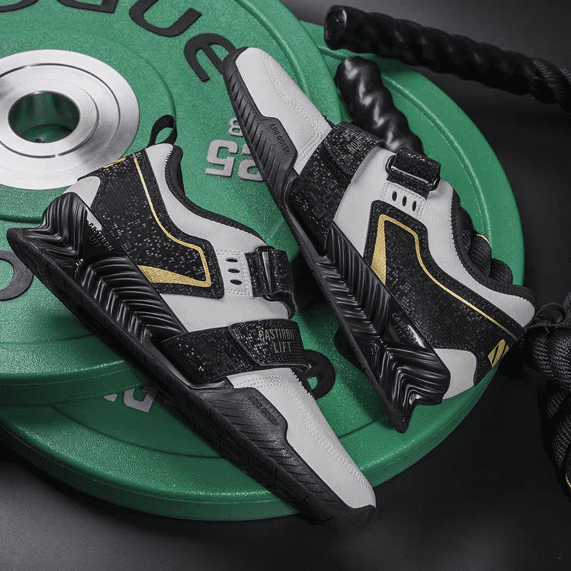 "Chaussure d'entraînement spécial powerlifting avec design élégant"