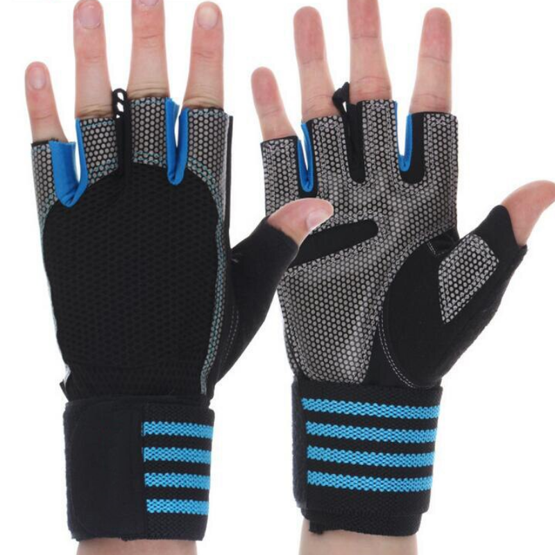 Vue rapprochée des Gants Sports, montrant leur texture riche et leur finition de qualité.