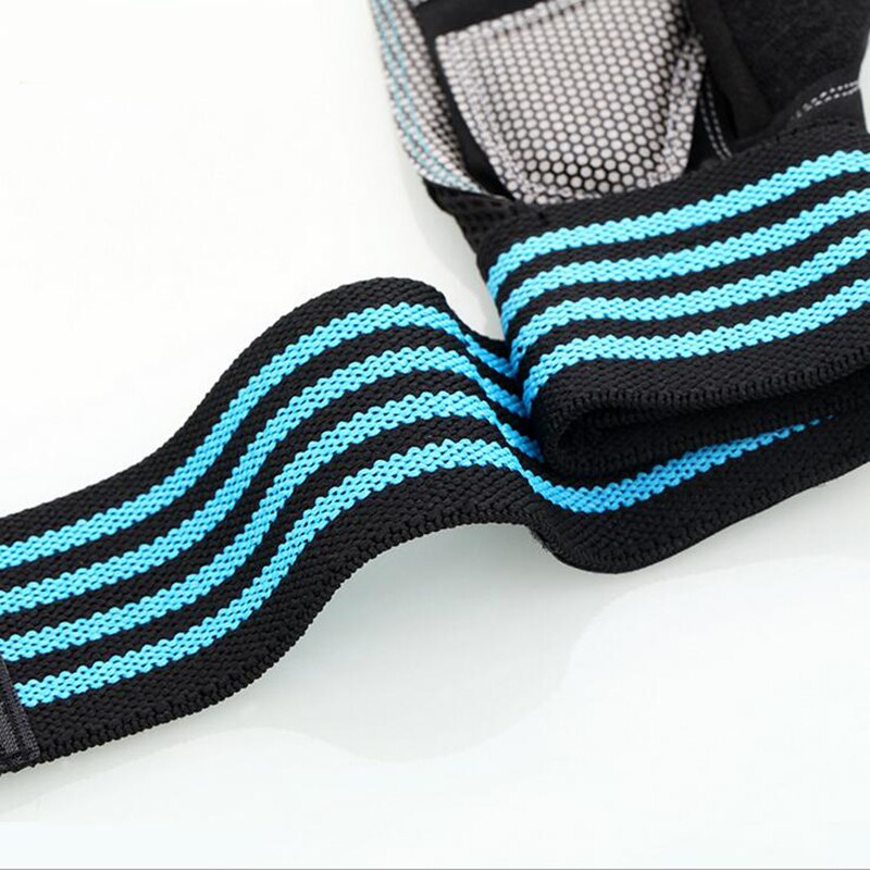 Athlète utilisant les Gants Sports lors d'une session d'entraînement, illustrant leur polyvalence.