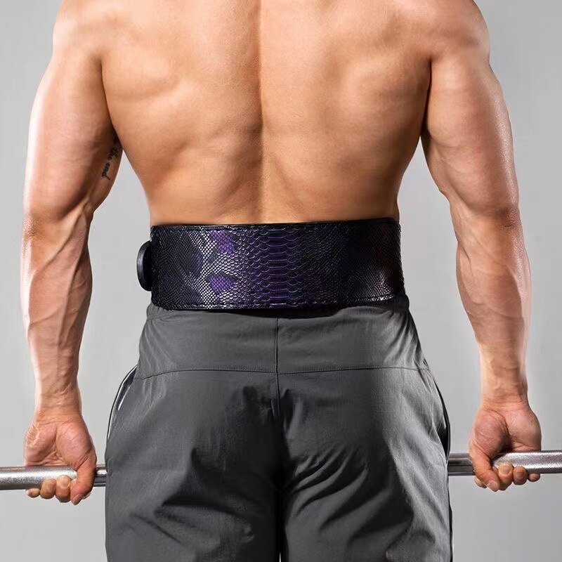 "Ceinture de force violette : une ceinture de musculation robuste pour des séances d'entraînement intensives"