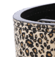 "Motif léopard élégant sur la Ceinture de Force, alliant style et fonctionnalité pour les entraînements"