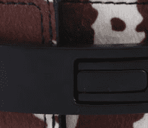 "Vue rapprochée de la boucle en acier robuste sur notre Ceinture de Force Vache Marron"