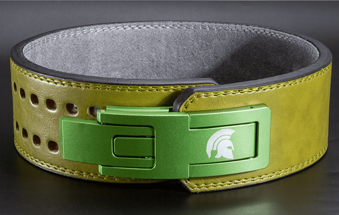 "Ceinture de force verte : un équipement de musculation de qualité pour un maintien lombaire optimal"