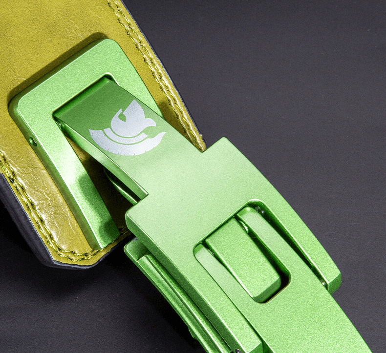 "Ceinture de levage verte : renforcez votre dos en toute sécurité avec cet accessoire de musculation robuste"
