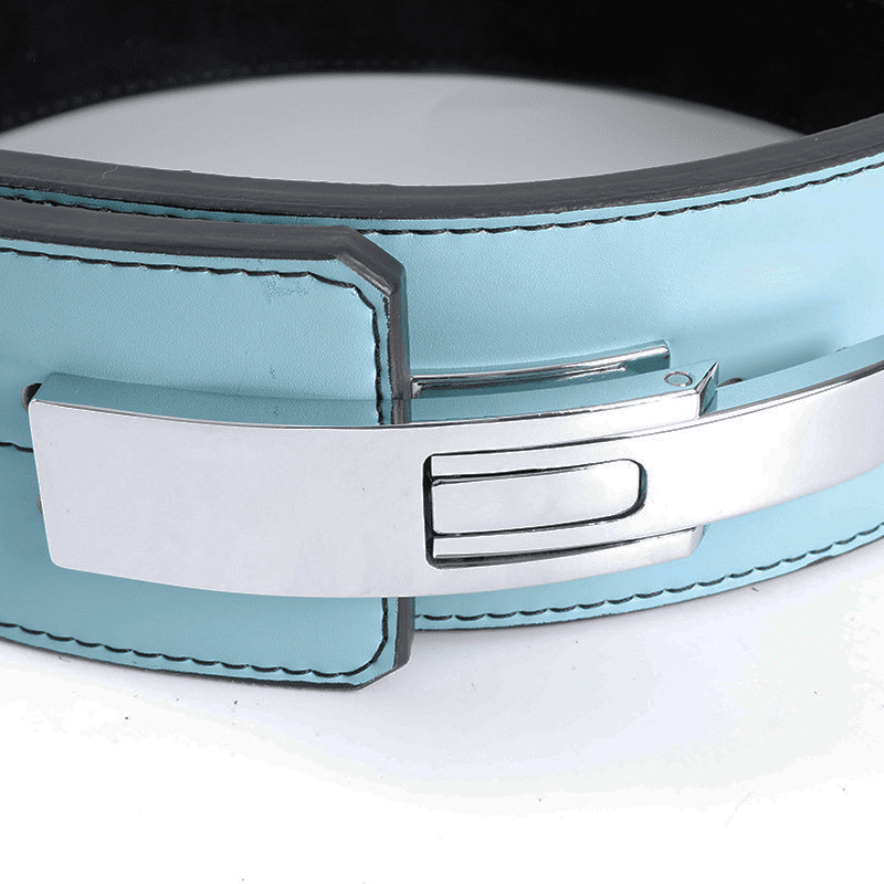 "Ceinture de force bleue : l'accessoire idéal pour les athlètes cherchant à atteindre leurs objectifs de powerlifting".