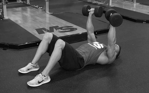 Comment muscler les pecs sans banc de musculation