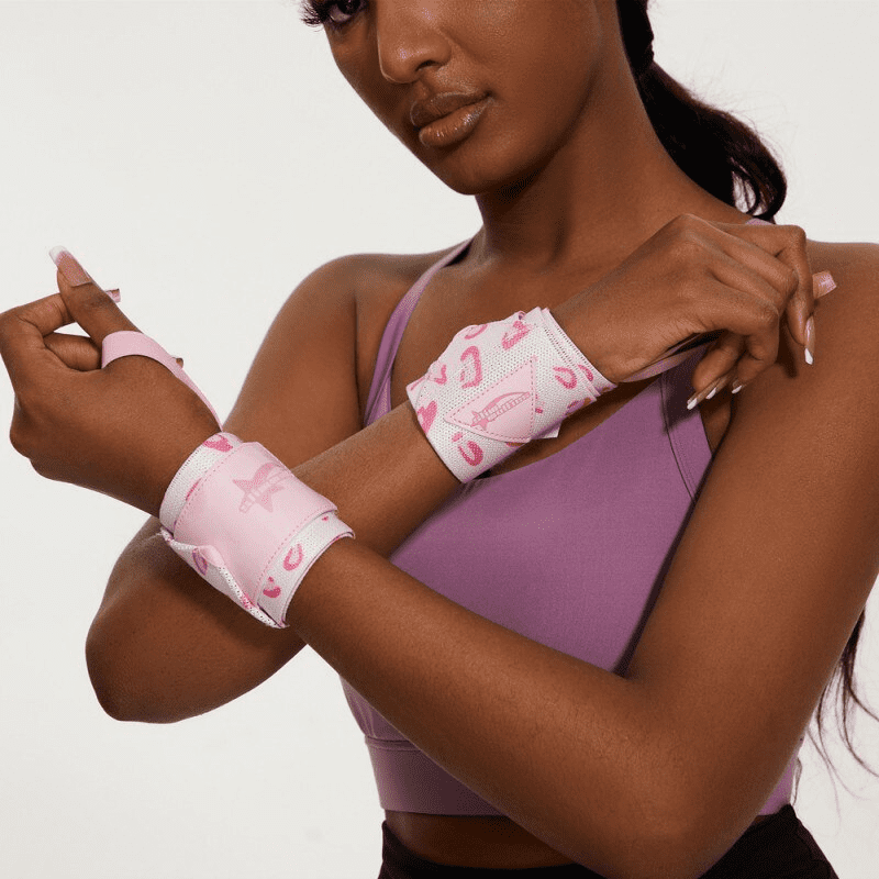 "Bande de poignet rose conçue pour les activités de fitness"