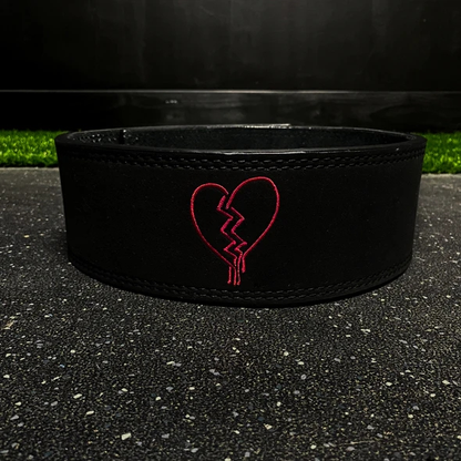 "Ceinture de musculation "Cœur" : un accessoire qui rappelle l'importance de l'engagement et de la persévérance"