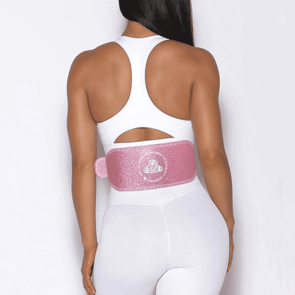 "Homme soulevant des poids lourds avec la ceinture Love Squat"