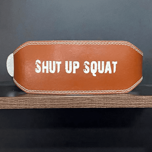 "Ceinture de Musculation Squat 'SHUT UP SQUAT' en cuir PU robuste pour soutenir les squats intenses."