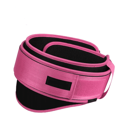 "Femme utilisant la ceinture muscu nylon rose pendant un entraînement"